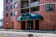 Downtown 2 Bed 2 Bath Condo   Heated Underground Parking