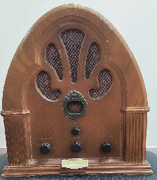 HYPERSONIC VINTAGE AM/FM RADIO